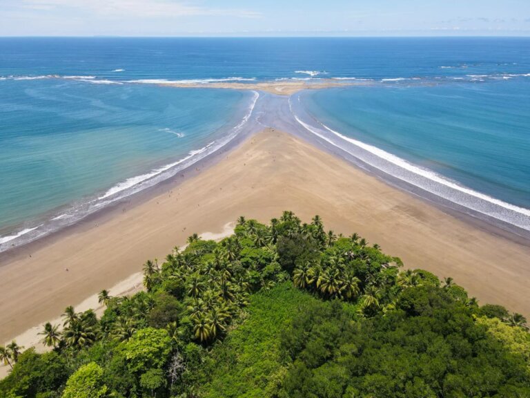 Uvita Beach: The Unique Whale's Tail Beach in Costa Rica – Paradise